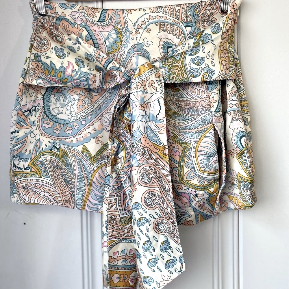 Lena -SKORT. Pastel Paisleys. Like satin material
